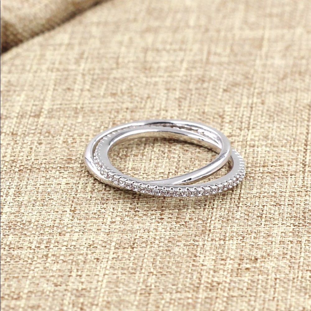 Fashion simple crystal ring